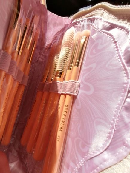 Spectrum Glam Clam  Make Up Brush Set bag has chain 10 brushes for face and eyes - Picture 6 of 14